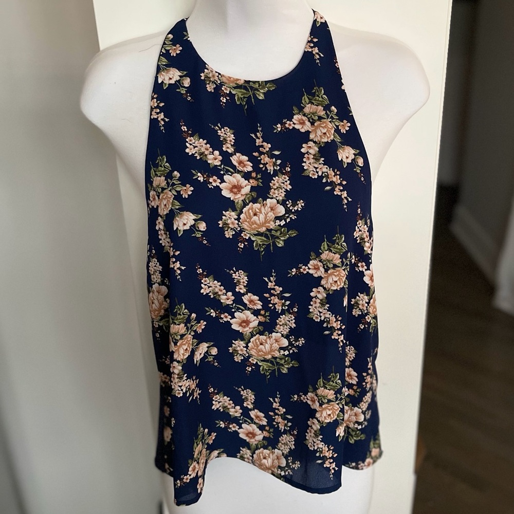 NWOT. Blue flower blouse